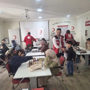 Hakkari’de Çocuklar Satranç Etkinliğinde Eğlendi - fotoğraf 1