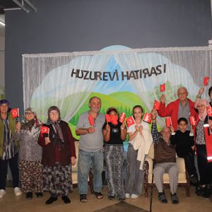 Hendek Melek Nişancı Huzurevinde kalan büyüklerimizle 29 Ekim Cumhuriyet Bayramı - fotoğraf 4