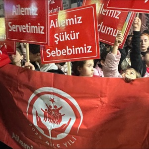 29 Ekim Cumhuriyet Bayramı’nın 102. yılı kutlamaları kapsamında düzenlenen Cumhuriyet Yürüyüşünde, Aile ve Sosyal Hizmetler İl Müdürlüğü ailesi olarak hep birlikte yer aldık. - fotoğraf 4