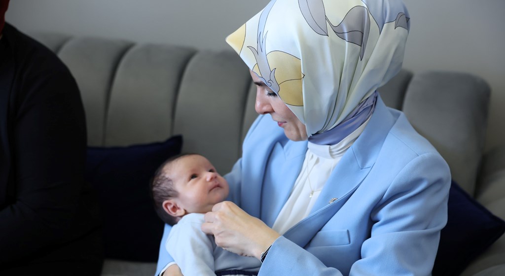 Ekim ayı doğum yardımı ödemeleri annelerin hesaplarına yatırıldı