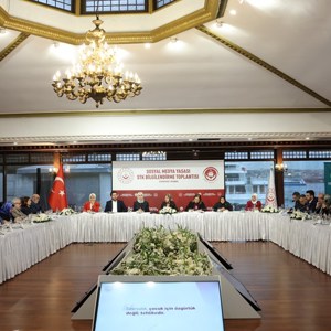 Bakanımız Göktaş, sosyal medya düzenlemesi için STK temsilcileriyle bir araya geldi - fotoğraf 9