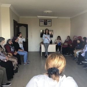 Payas Aile Destek Merkezinde “Hayatın İlk Çeyreği” Konulu Eğitim Verildi. - fotoğraf 1