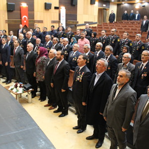 Kıbrıs Barış Harekâtına Katılan Gazilerimize Milli Mücadele Madalya Ve Beratları Tevcih Edildi - fotoğraf 2
