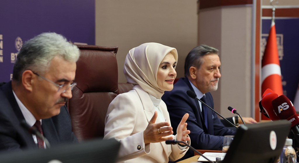 Aile ve Sosyal Hizmetler Bakanımız Göktaş, Bursa Ticaret ve Sanayi Odası'nda konuştu