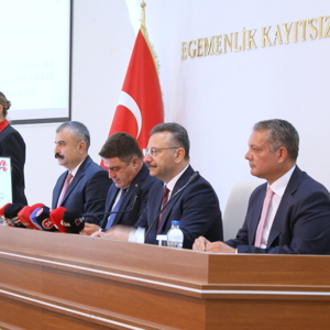 Çocukların Korunması, Dilencilikle Mücadele ve Okul Çevrelerinde Alınan Güvenlik Çalışmaları Sayın Valimiz Hüseyin Aksoy Başkanlığında Değerlendirildi. - fotoğraf 1