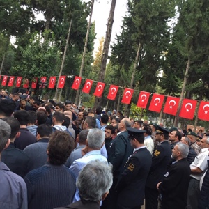 Uzman Cavus Mert KAYA 'yi Son Yolculuguna Ugurladik - fotoğraf 2