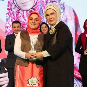 Bakan Selçuk, Emine Erdoğan Hanımefendi’nin Teşrifleriyle Tarım ve Orman Bakanlığınca Düzenlenen "Girişimci Kadın Çiftçiler Ödül Töreni"ne Katıldı - fotoğraf 9