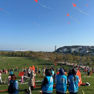 LÖSEV Uçurtma Şenliğinde Çocuk Hakları Komitesi olarak Yerimizi Aldık  - fotoğraf 4