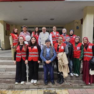 Genç Kızılay Gönüllülerinden Huzurevi Ziyareti - fotoğraf 1