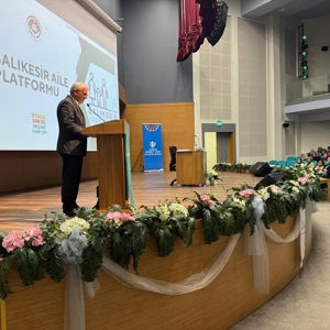 “Küresel Tehditler Karşısında Aile” Söyleşisi Gerçekleştirildi - fotoğraf 4