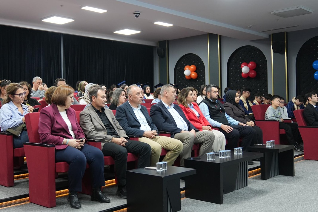 Genç Yetenekler DENEYAP Teknoloji Atölyesi Mezuniyetinde Buluştu