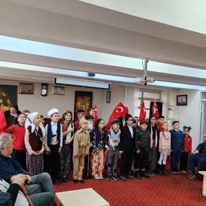 Edirne Huzurevi'nde Cumhuriyet Temalı Tiyatro Gösterisi Sergilendi. - fotoğraf 2
