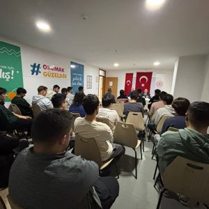 Vatan ve Kahramanlık Buluşmaları Etkinliği: Gazilerimiz Gençlerle Kahramanlık Hikâyelerini Paylaştı - fotoğraf 4