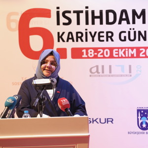 Bakan Selçuk, "6. Ankara İstihdam Fuarı ve Kariyer Günleri" etkinliğinin açılış programına katıldı - fotoğraf 1