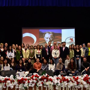 Samsun’da “Çocuk ve Gençlerin Dünyasında Bağımlılık” Sempozyumu Gerçekleştirildi   - fotoğraf 3