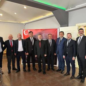 İzmirlioğlu Huzurevi ve Erdemir Mühendisler Derneği işbirliğinde Cumhuriyetimizin 102. Yılı Kutlanmıştır. - fotoğraf 2