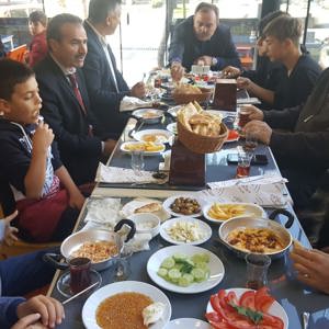 “20 Kasım Dünya Çocuk Hakları Günü” Kapsamında Çocuklarımız için Düzenlenen Kahvaltı Etkinliğimiz - fotoğraf 2