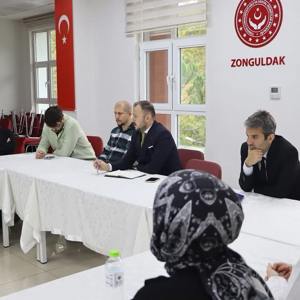 Sosyal Hizmet Merkezleri Engelli ve Yaşlı Hizmetleri Birimlerinde Görev Yapan Personele Yönelik Bilgilendirme ve Değerlendirme Eğitimi Gerçekleştirildi. - fotoğraf 3