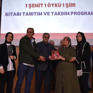 “1 Şehit, 1 Öykü, 1 Şiir” kitabının tanıtım programı gerçekleştirildi - fotoğraf 16