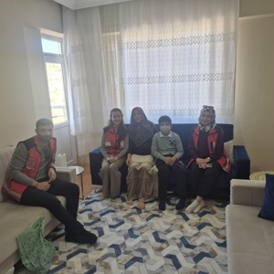 Lösemi Hastası Çocuklarımızı ve Ailelerini Ziyaret Ettik - fotoğraf 1