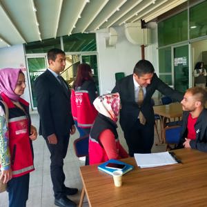 İl Müdürümüz Sn. Kamil TÜYLÜOĞLU, Gebze’de Yaşanan Bina Yıkımı Sonrası Aileleri Ziyaret Etti - fotoğraf 3