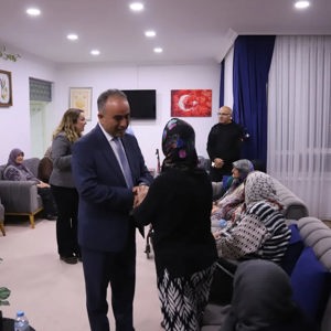 İl Müdürümüz Sayın Arif Topal, Dr. İsmail Işık Huzurevi’ni Ziyaret Ederek Kıymetli Büyüklerimizle Bir Araya Geldi - fotoğraf 10
