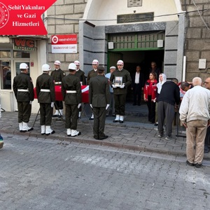 Kıbrıs Gazimiz Ahmet EVİNÇ’in Cenaze Törenine Katılım Sağladık - fotoğraf 1