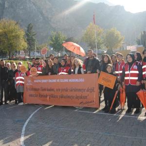 Şiddet Önleme Ve İzleme Merkezi Müdürlüğü Şemsiye Açarak Kadına Şiddete Hayır Dedi - fotoğraf 2