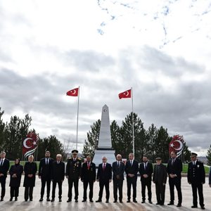Cumhuriyetimizin 102. Yıl Dönümünde Aziz Şehitlerimiz Dualarla Anıldı - fotoğraf 2