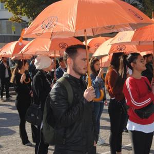 Şiddet Önleme Ve İzleme Merkezi Müdürlüğü Şemsiye Açarak Kadına Şiddete Hayır Dedi - fotoğraf 4