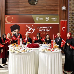 29 Ekim Resepsiyonunda Cumhuriyetimizin 102. Yılı Gururla Kutlandı - fotoğraf 1
