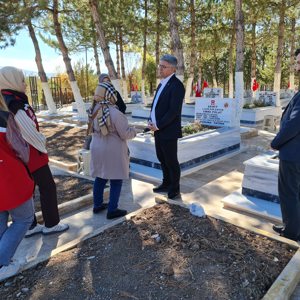 Aziz Şehitlerimiz Nihat İrgin ve Emre Polat Dualarla Anıldı - fotoğraf 4
