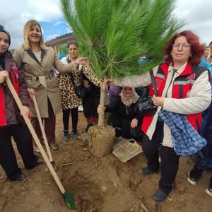 11 Kasım Ağaçlandırma Gününde Ailemiz İstikbalimiz Pankartı Açıldı. - fotoğraf 3