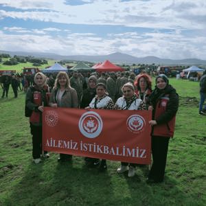 11 Kasım Ağaçlandırma Gününde Ailemiz İstikbalimiz Pankartı Açıldı. - fotoğraf 1