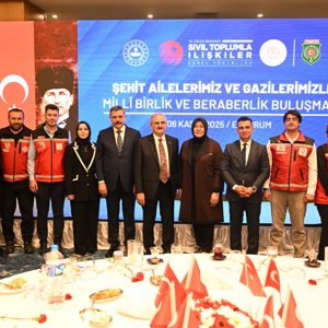 Millî Birlik ve Beraberlik Buluşması – Şehit Yakınları ve Gazilerle Bir Araya Geldik - fotoğraf 1