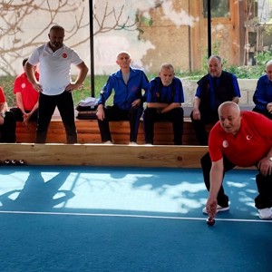 Bir Bocce Topu, İki Huzurevi, Tek Kalp: Güldal Akşit, Bartın 75. Yıl Huzurevinde! 🏆🏐 - fotoğraf 2