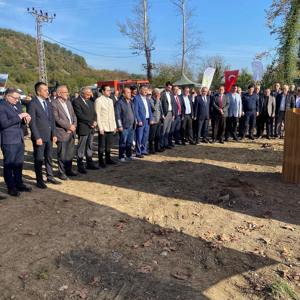 Devrek Sosyal Hizmet Merkezi Müdürlüğü tarafından “11 Kasım Milli Ağaçlandırma Günü “Kapsamında Fidan Dikme Etkinliğine Katılım Sağlanmıştır. - fotoğraf 2