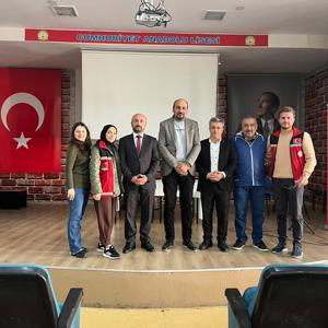Cumhuriyet Anadolu Lisesi’nde “Vatan ve Kahramanlık” Konulu Söyleşi Düzenlendi. - fotoğraf 3
