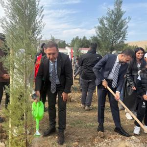  Dicle Kral Kızı Gençlik Kampı’nda Fidan Dikimi Etkinliği  - fotoğraf 8