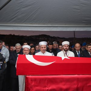 Kahraman Şehitlerimizi Milletçe Hüzün ve Minnetle Uğurladık - fotoğraf 1