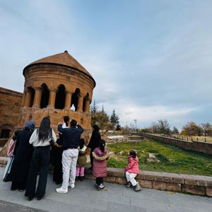 Güneşli Bir Sonbahar Gününde Tarihe Yolculuk - fotoğraf 3