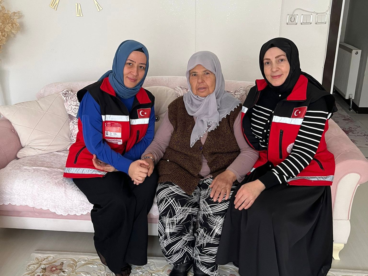 Aziz Şehitlerimizin Emanetleri Olan Ailelere Vefa Ziyaretlerine Ara Vermeden Devam Ediyor