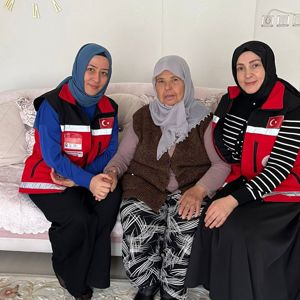 Aziz Şehitlerimizin Emanetleri Olan Ailelere Vefa Ziyaretlerine Ara Vermeden Devam Ediyor - fotoğraf 1