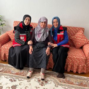 Aziz Şehitlerimizin Emanetleri Olan Ailelere Vefa Ziyaretlerine Ara Vermeden Devam Ediyor - fotoğraf 2