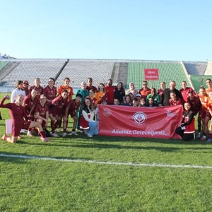 Aile Temalı Farkındalık Çalışmasıyla Ünye'de Kadın Futbol Müsabakası Gerçekleştirildi - fotoğraf 1