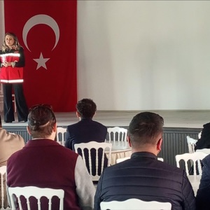 Ünye Sosyal Hizmet Merkezi Müdürlüğümüzce Akkuş ilçesinde okul idarecileri, rehber öğretmenler ve muhtarlara yönelik eğitim düzenlendi - fotoğraf 1