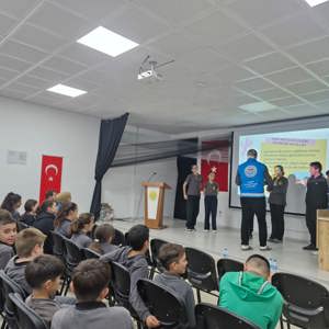 Tekkeköy Şehit Tayfun Özköse Ortaokulu’nda Ebeveyn ve Öğrencilere Yönelik Çocuk Hakları Eğitimi - fotoğraf 8