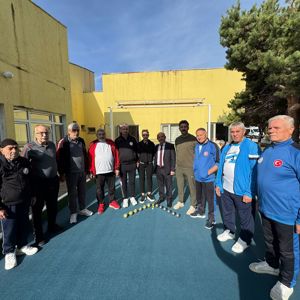 Bocce maçı için Erzincan 100.Yıl Huzurevi Yaşlı Bakım ve Rehabilitasyon Merkezi kıymetli  büyüklerimizi ağırladı.  - fotoğraf 4