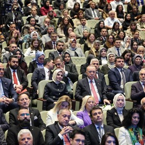 Cumhurbaşkanı Erdoğan ve Aile ve Sosyal Hizmetler Bakanımız Göktaş, “Aile ve Kültür-Sanat Sempozyumu“ kapanış oturumuna katıldı - fotoğraf 7