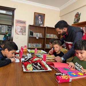 Aziz Şehitlerimizin Emaneti ve Kahraman Gazilerimizin Çocuklarıyla Dünya Çocuk Kitapları Haftası'nda Buluştuk - fotoğraf 11